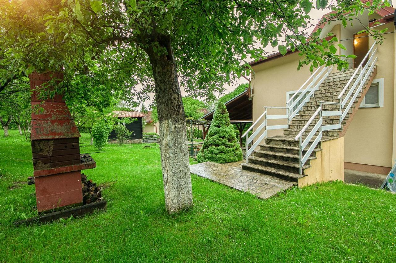 Giga Apartment Rakovica Exterior photo