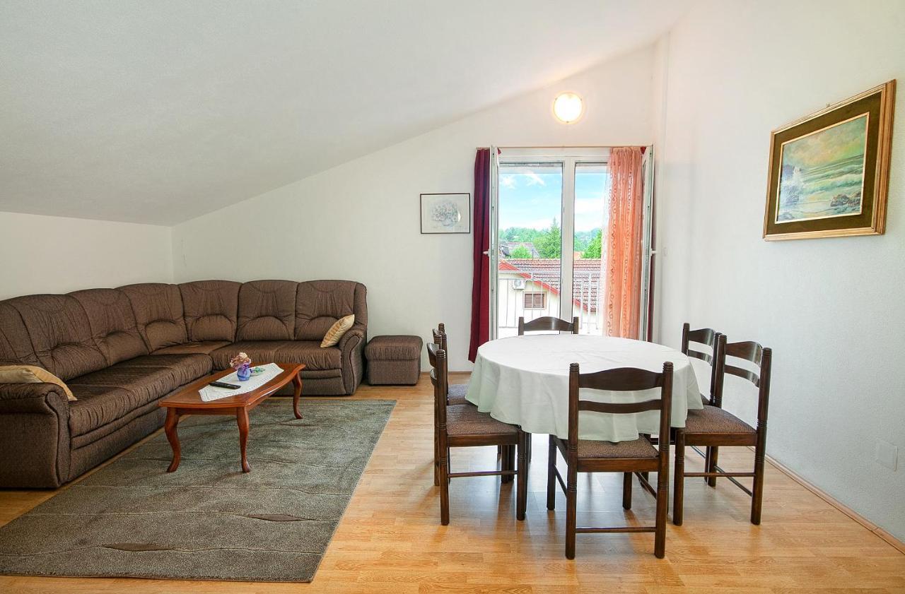 Giga Apartment Rakovica Exterior photo