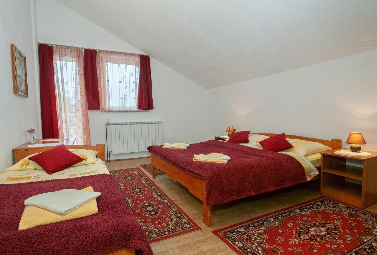 Giga Apartment Rakovica Exterior photo